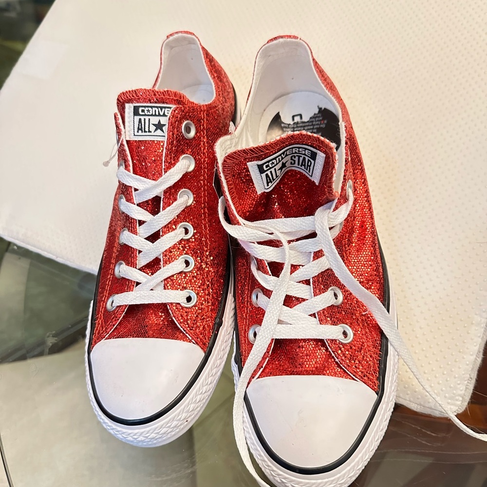 Converse Chuck Taylor All Star Low Top – Red Glitter “Ruby Slipper” Size 10 NEW